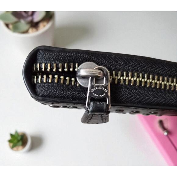 COACH STREET TAXI ZIP AROUND CREDIT CARD HOLDER WALLET BLACK STUDDED LEATHER - Picture 3 of 4